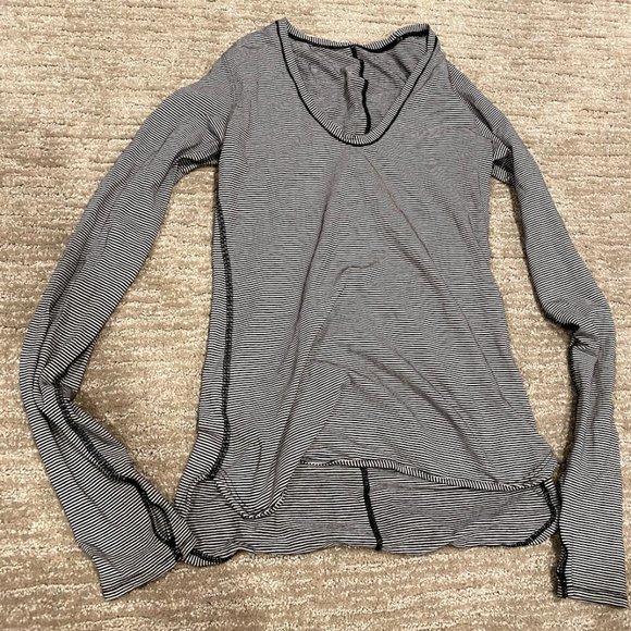 lululemon athletica Tops - Lululemon Yogini 5 Year Long Sleeve Tee